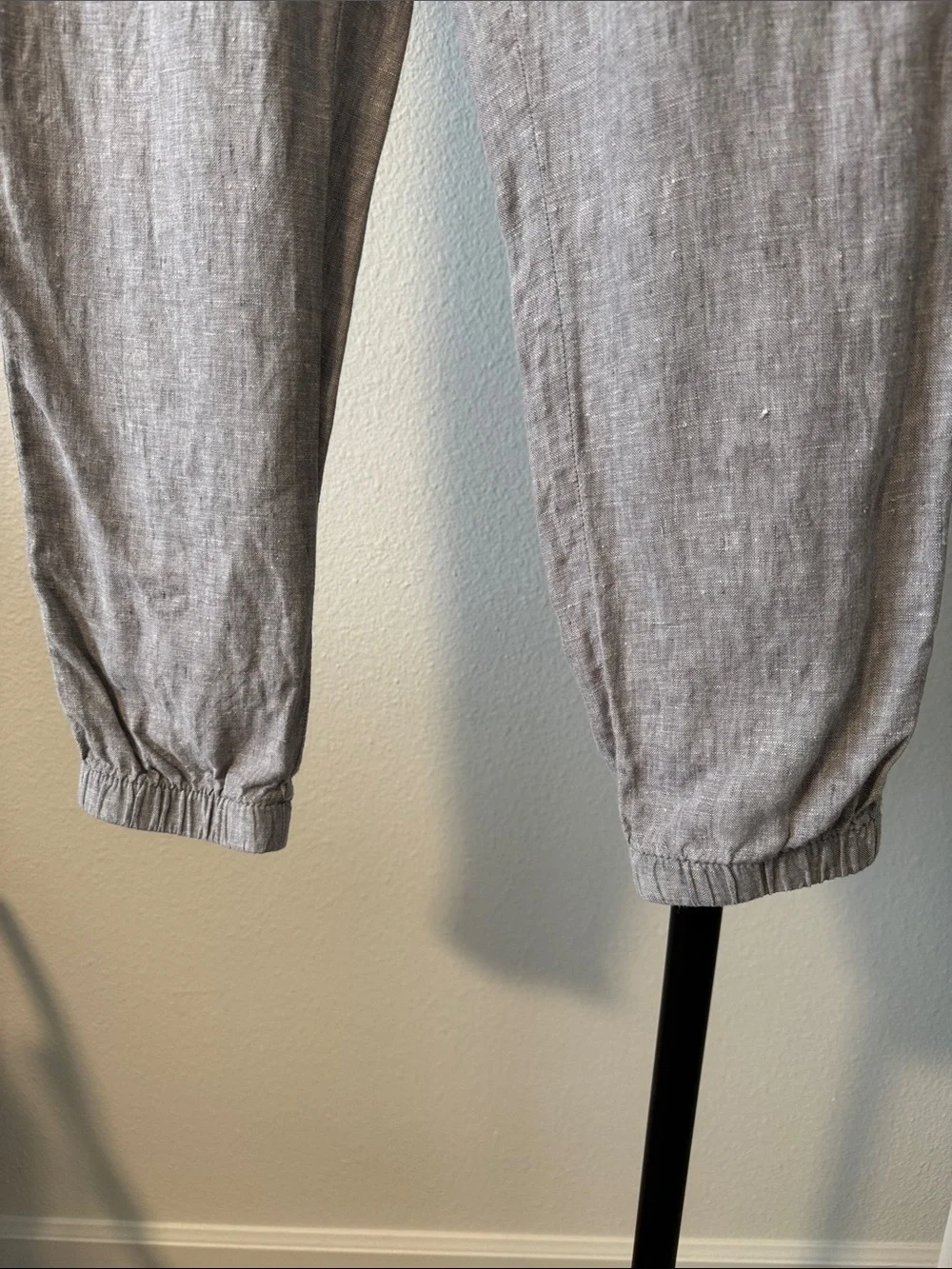 Athleta women’s Cabo Gray Linen-Blend Jogger Pants with Elastic Waist